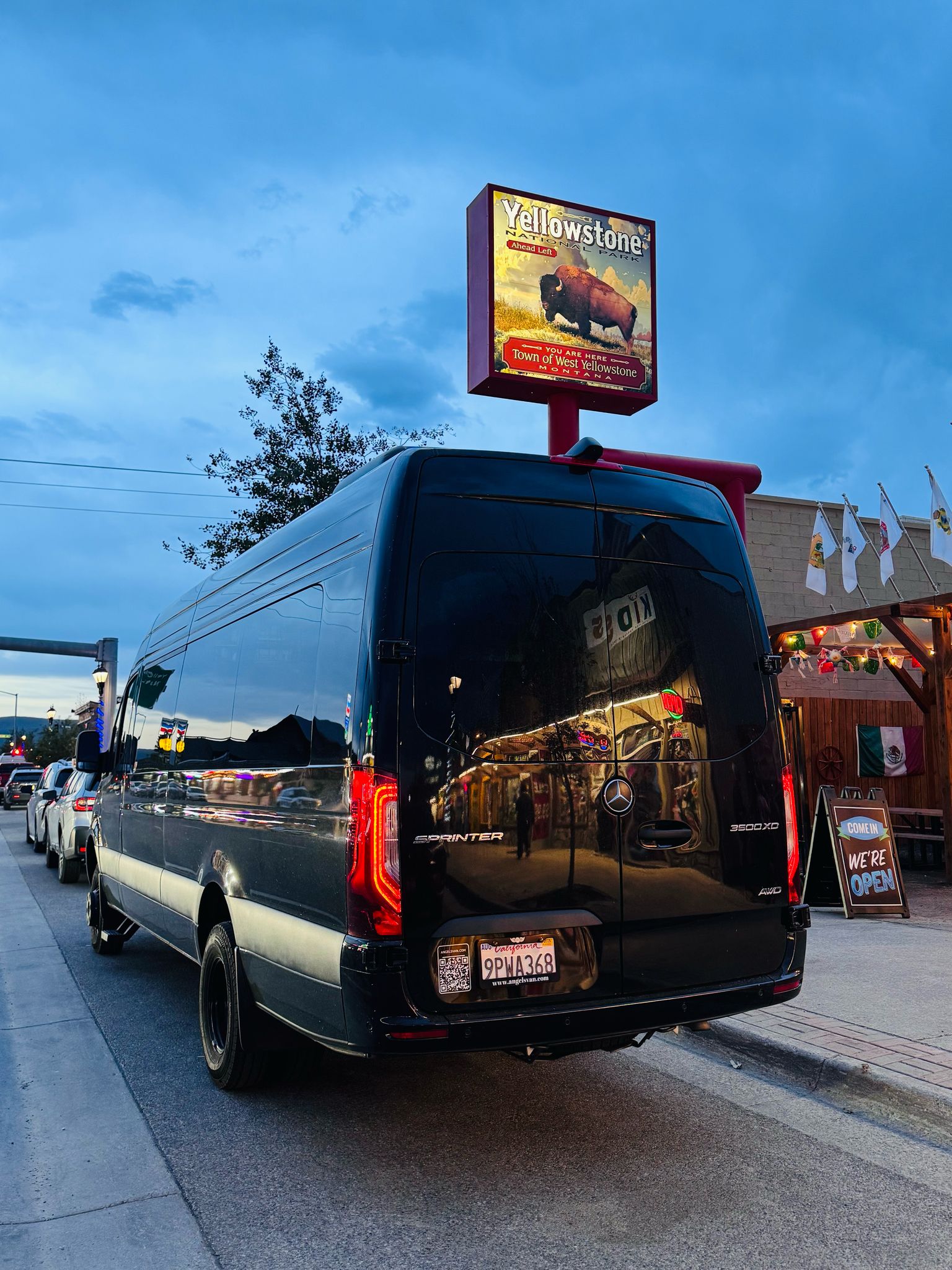 MERCEDEZ-BENZ SPRINTER 3500 AWD 14 PASSENGER Image 10